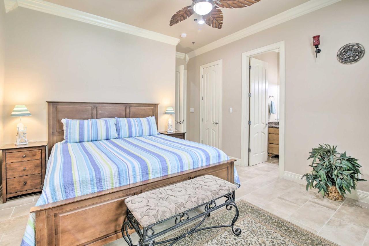 South Padre Island Condo - 200 Ft To Beach! 외부 사진