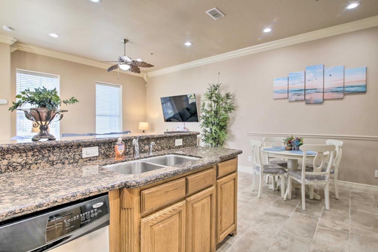 South Padre Island Condo - 200 Ft To Beach! 외부 사진