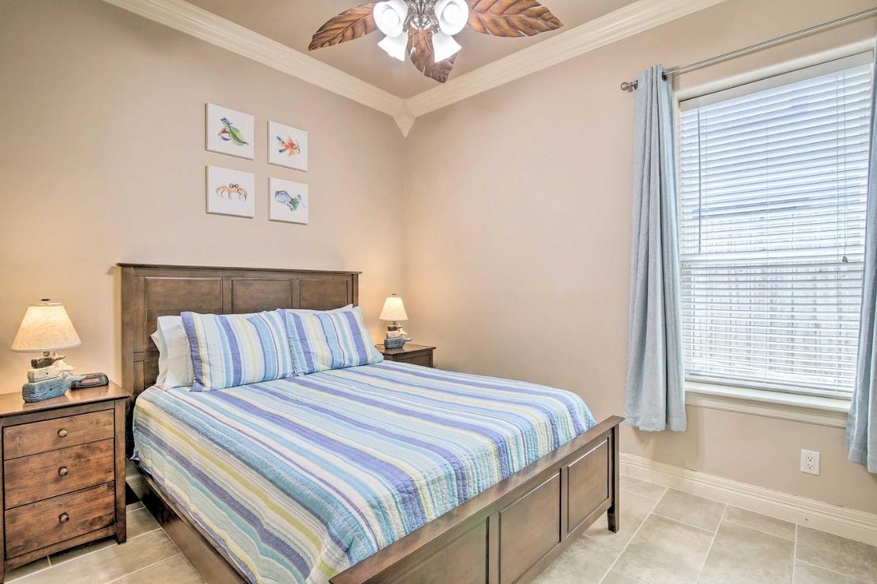 South Padre Island Condo - 200 Ft To Beach! 외부 사진