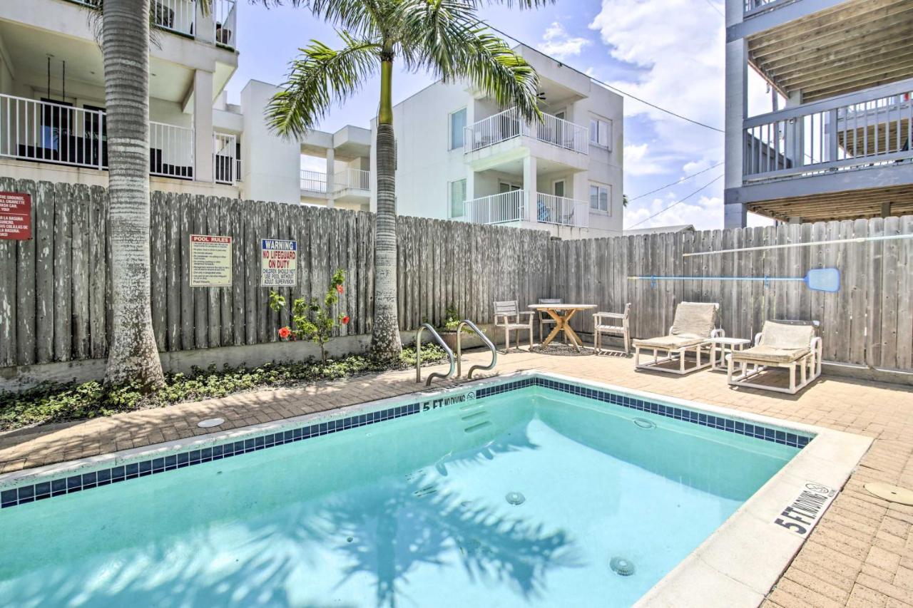 South Padre Island Condo - 200 Ft To Beach! 외부 사진