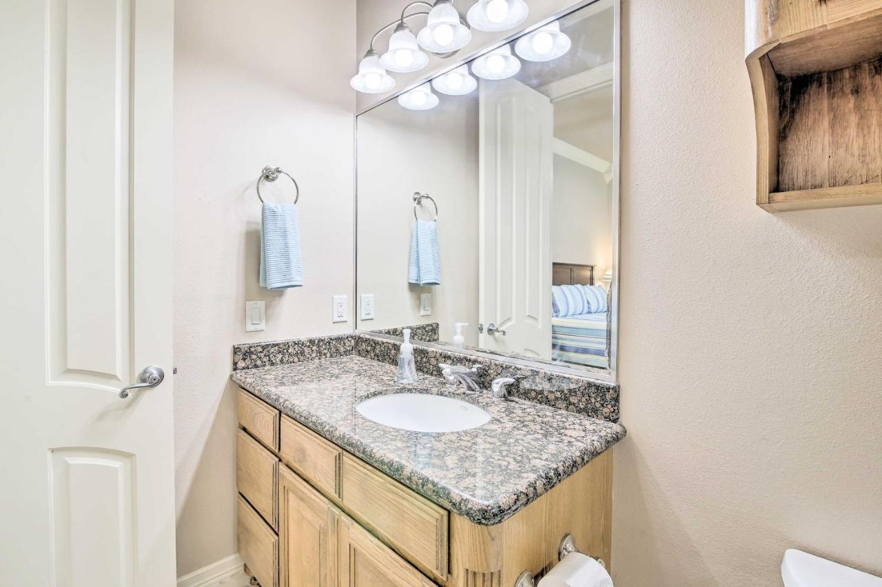 South Padre Island Condo - 200 Ft To Beach! 외부 사진