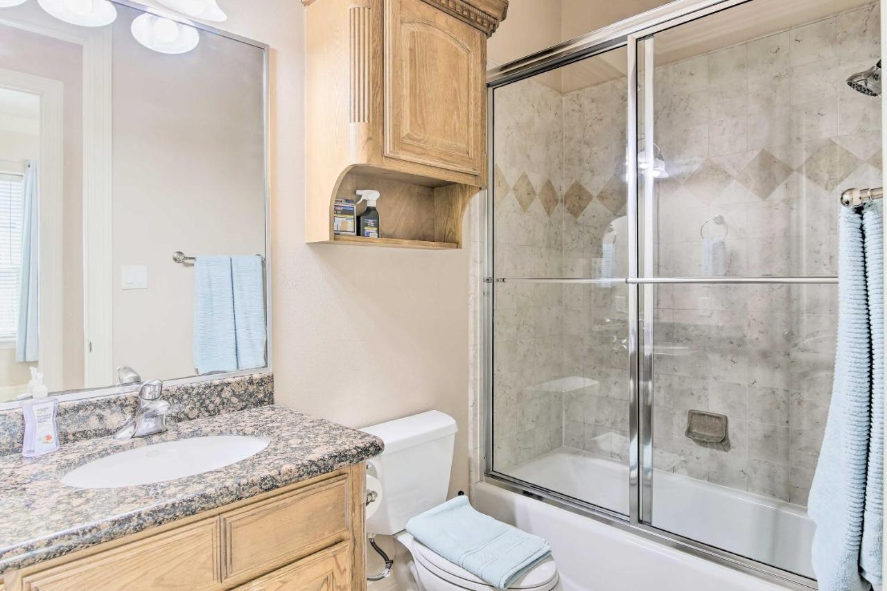 South Padre Island Condo - 200 Ft To Beach! 외부 사진
